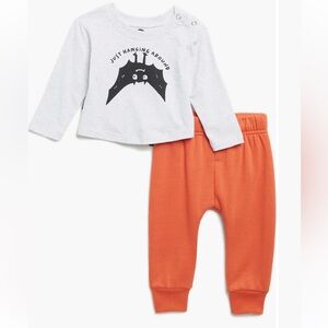 NWT dot Australia hanging around set